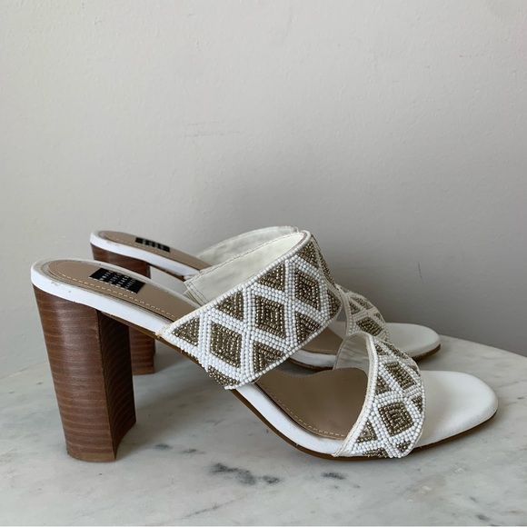 WHITE House Black Market, WHBM Jenna beaded two band Heels Size 8 - Picture 2 of 10